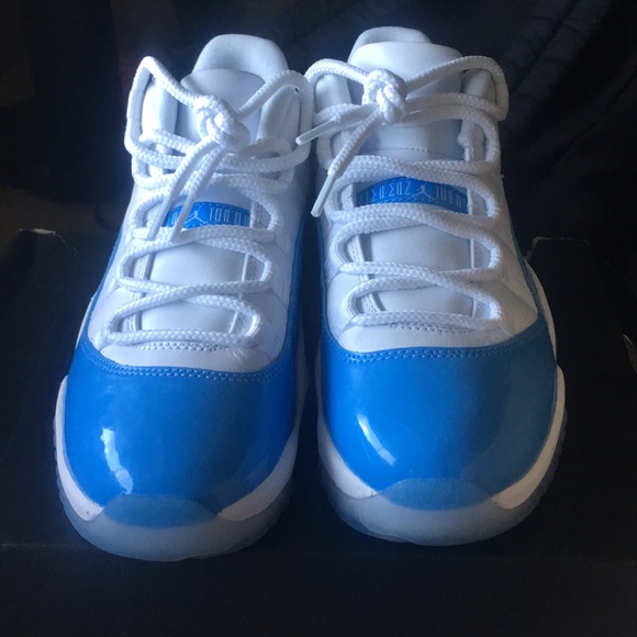 Air Jordan 11 Retro Low - Picture 2 of 3